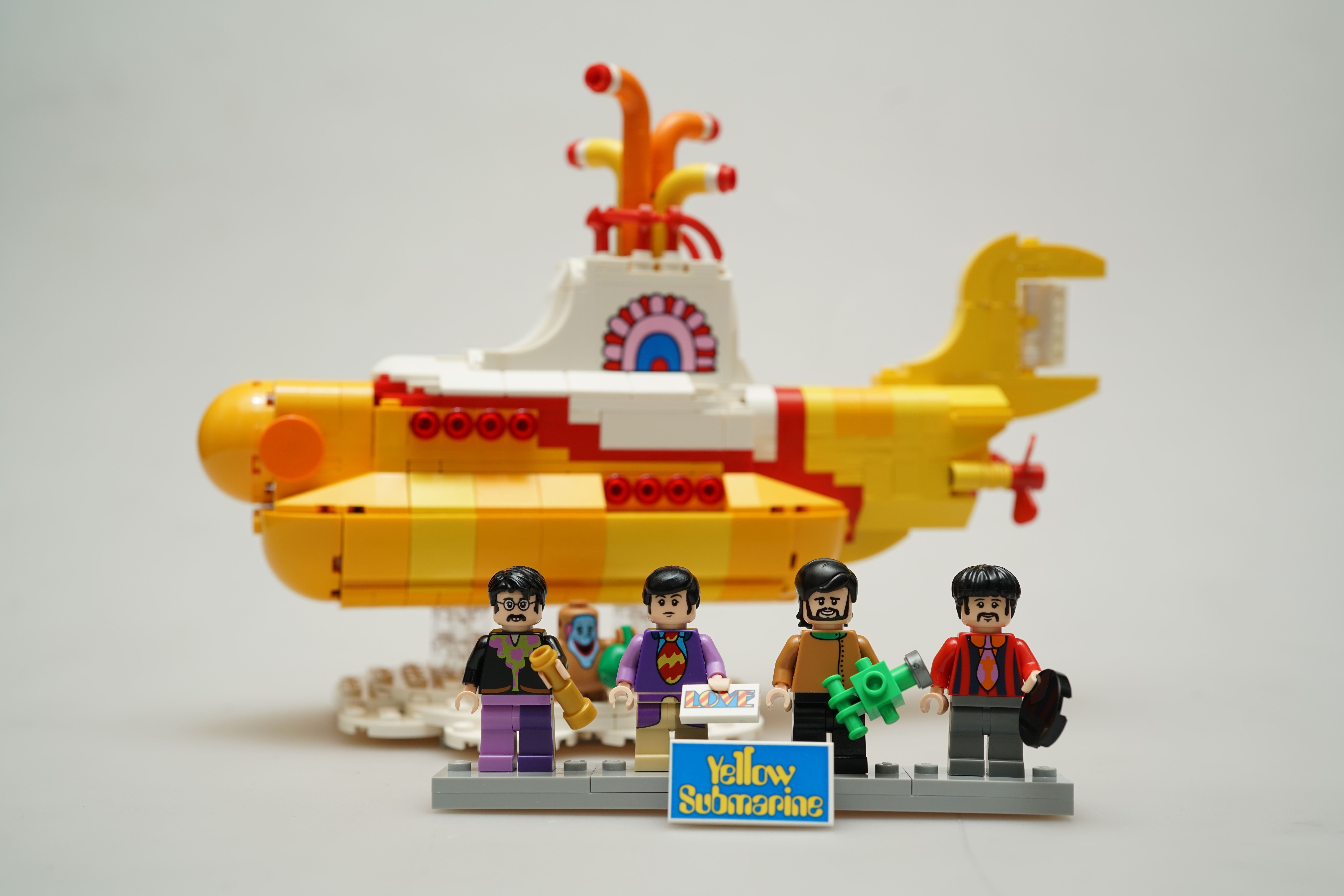 yellow submarine lego retire