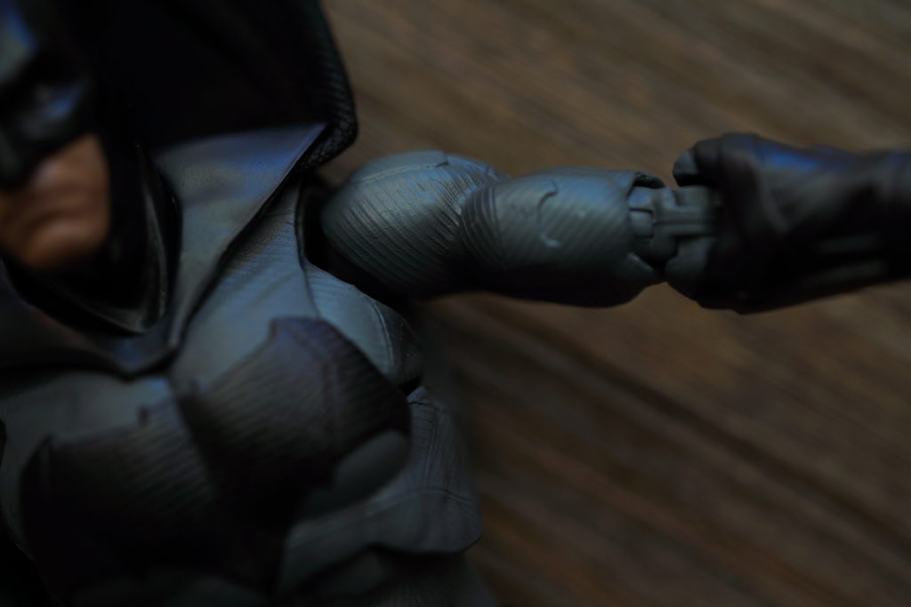 toy-review-figuarts-batman-batfleck-just-very-random-11