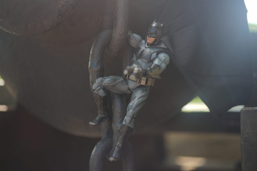 toy-review-figuarts-batman-batfleck-just-very-random-20