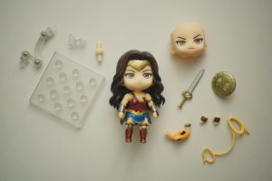 nendoroid wonder woman hero's edition