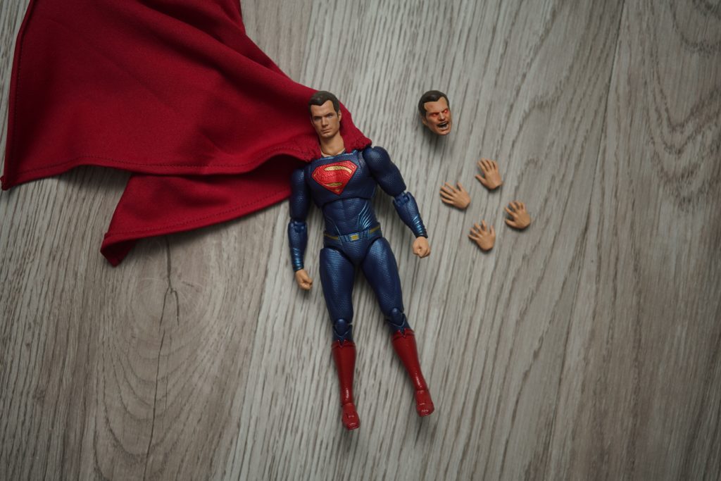 toy-review-shfiguarts-superman-justice-league-just-very-random-3