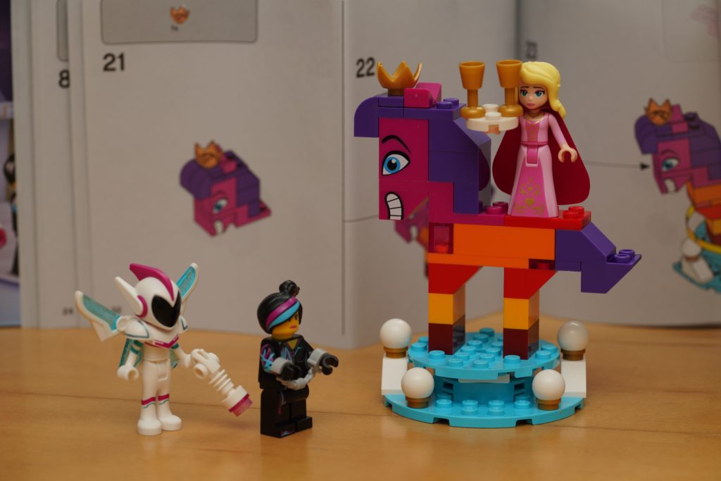 toy-review-lego-movie-queen-watevra-wanabe-jut-very-random-35