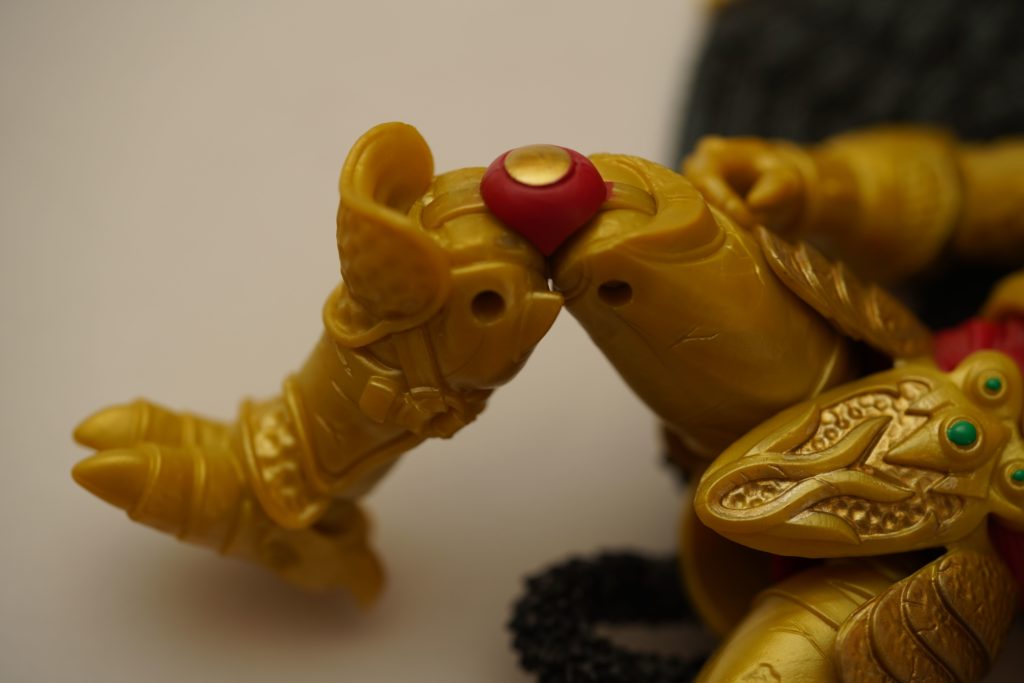 toy-review-power-rangers-lightning-collection-goldar-justveryrandom-13