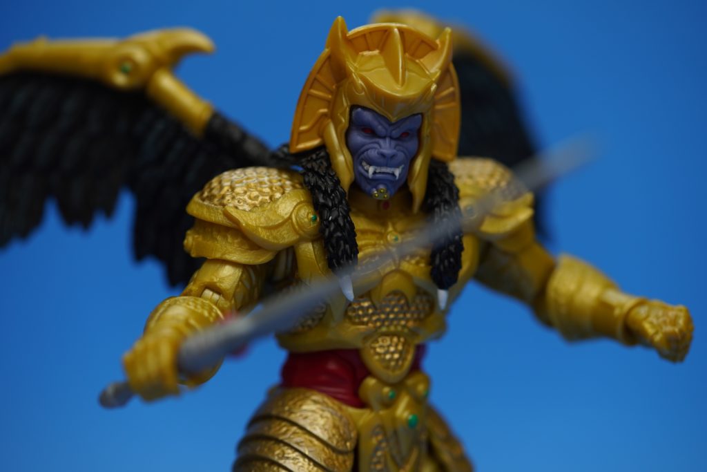 toy-review-power-rangers-lightning-collection-goldar-justveryrandom-20