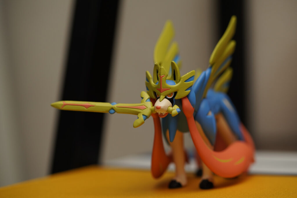 Pokemon Moncolle Poke Del-Z Zamazenta (Crowned Shield) 