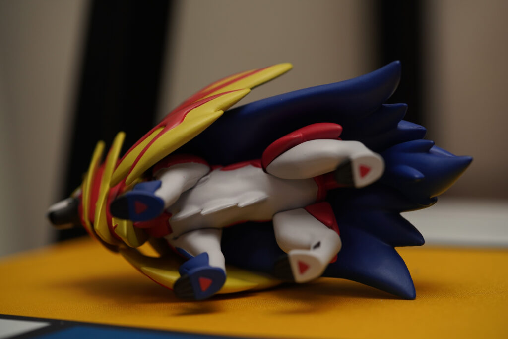 Pokemon Moncolle Poke Del-Z Zamazenta (Crowned Shield) 