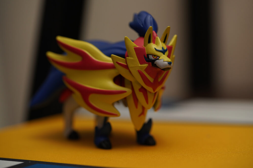 Pokemon Moncolle Poke Del-Z Zamazenta (Crowned Shield)